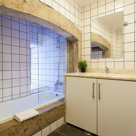 Camoes By Hill Apartment *